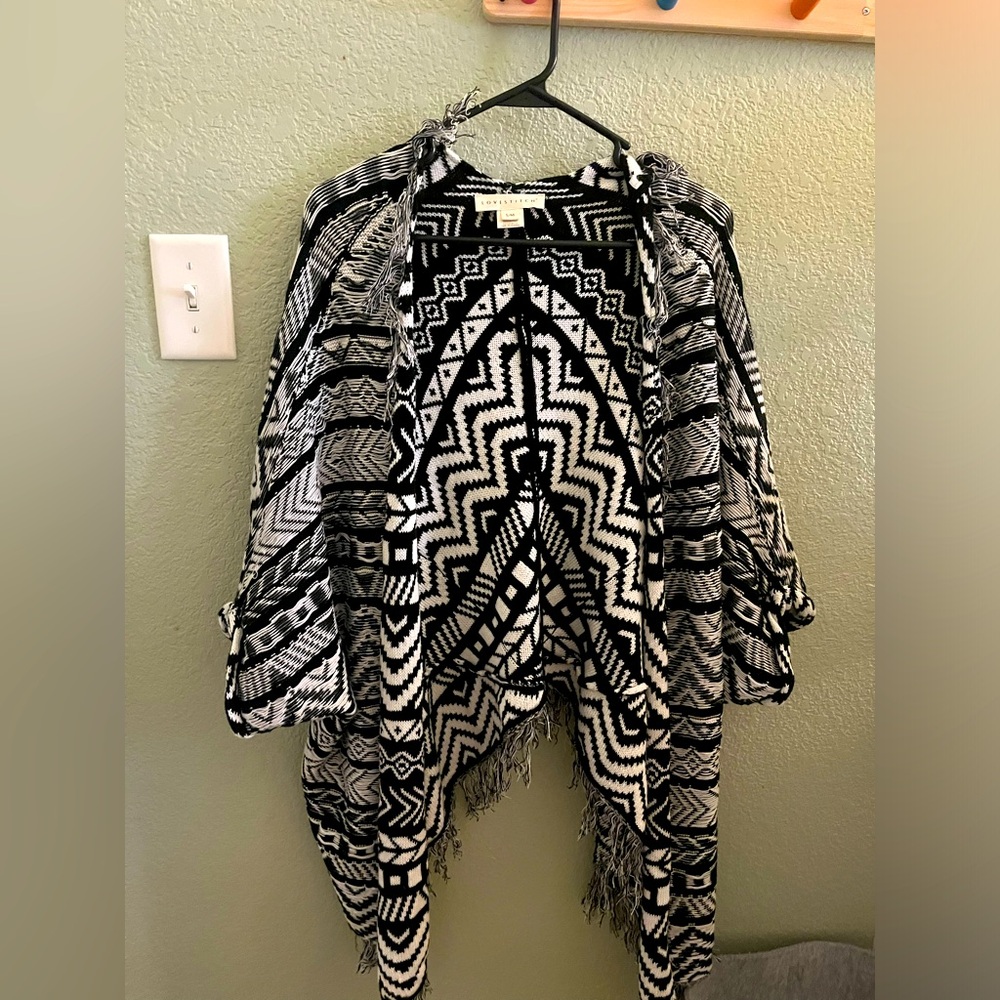 Love stitch black and white Aztec print sweater